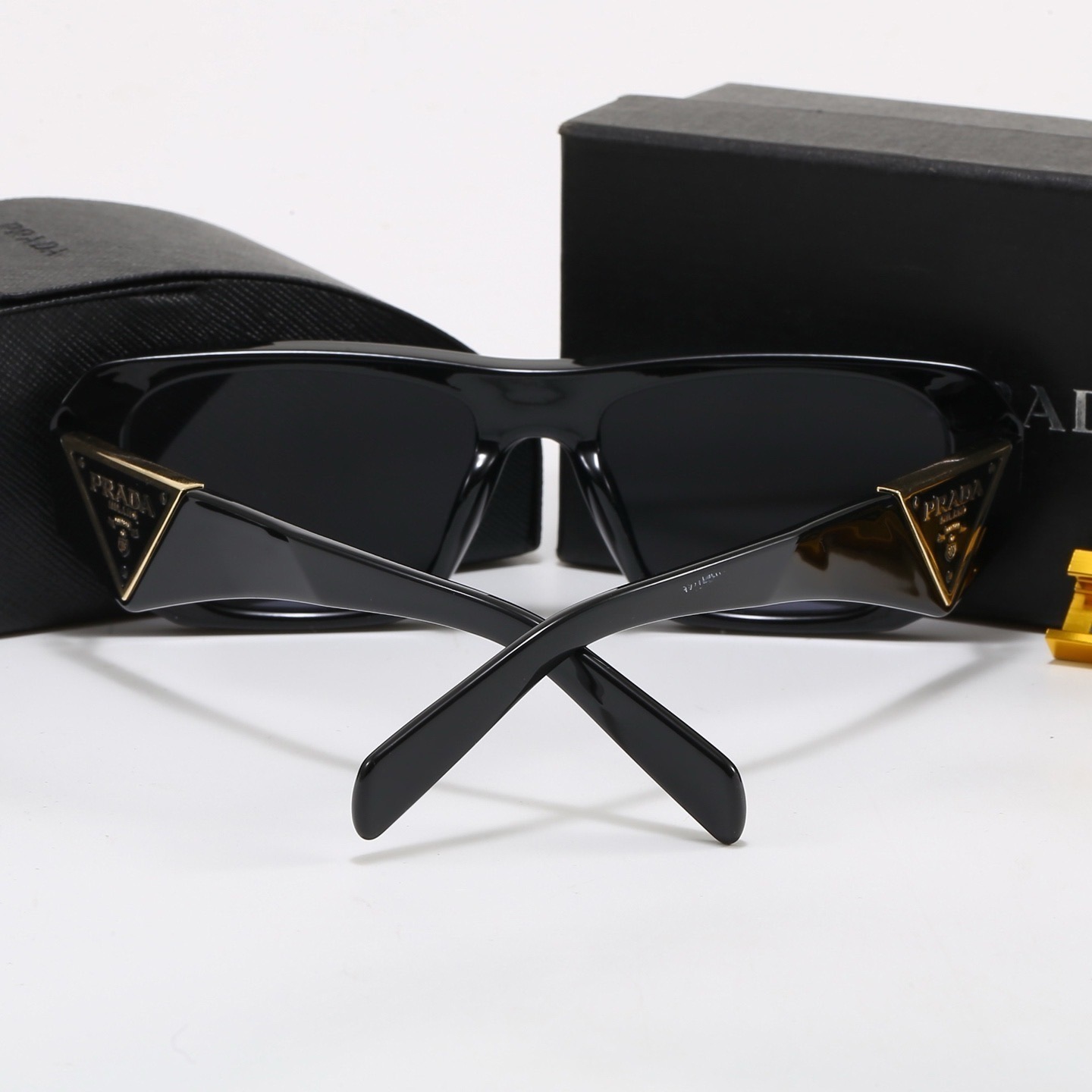 Prada Fashionable Sunglasses - Image 9