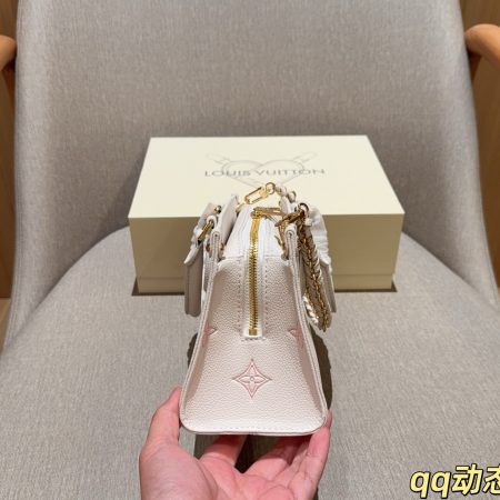 LV OnTheGo East West Monogram Empreinte Bag - Image 5