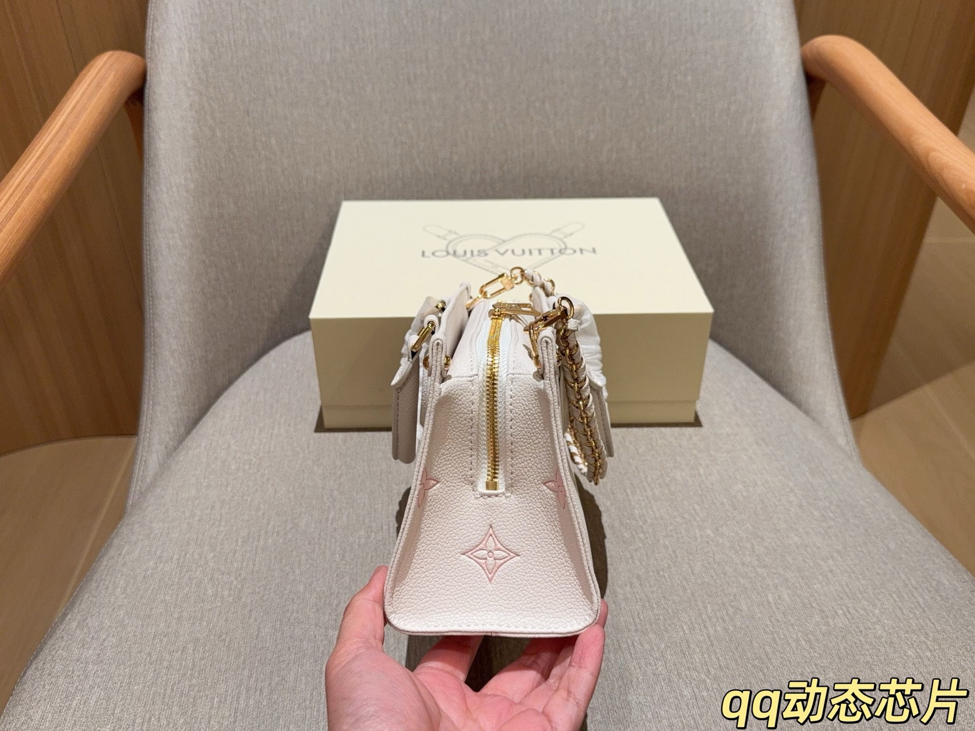 LV OnTheGo East West Monogram Empreinte Bag - Image 5
