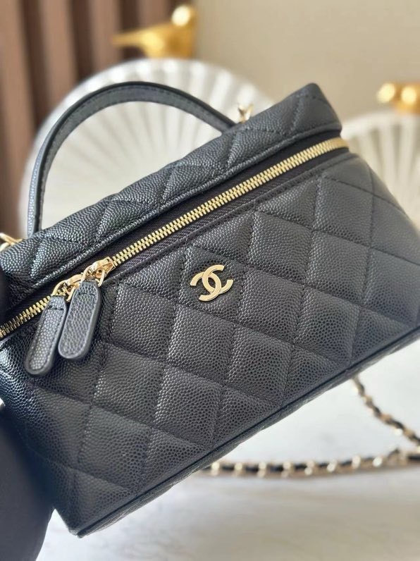Chanel 25C Vanity / Clutch with Chain
