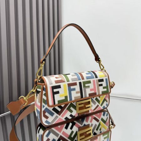 Fendi Baguette Multicolour Canvas Bag - Image 3
