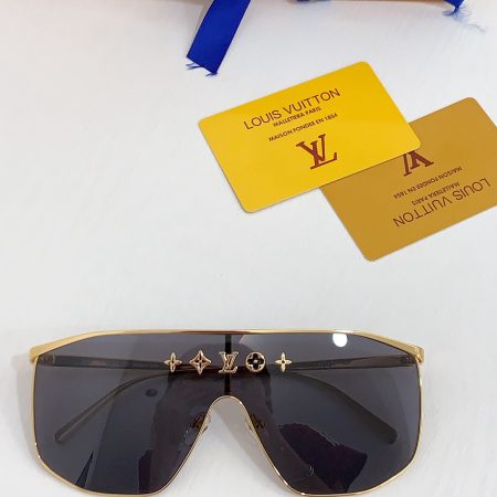 LV Fashionable Sunglasses - Image 4