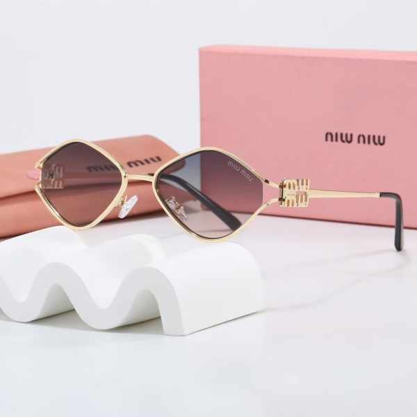 Miu Miu Fashionable Sunglasses