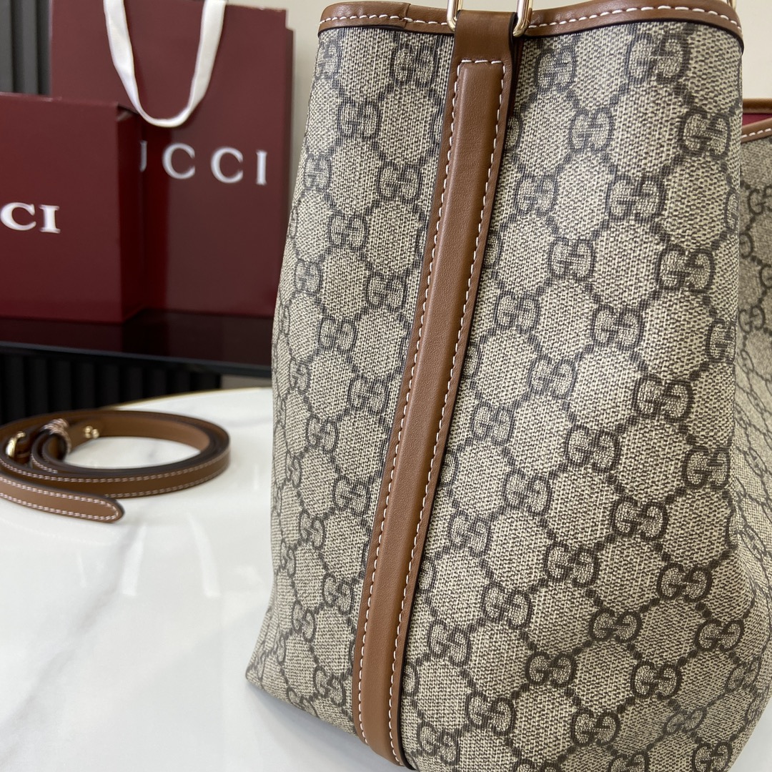 GG Emblem Medium Bucket Bag - Image 6