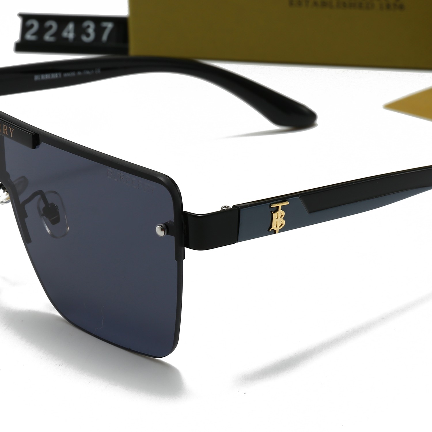 Burberry Fashionable Sunglasses - Image 8
