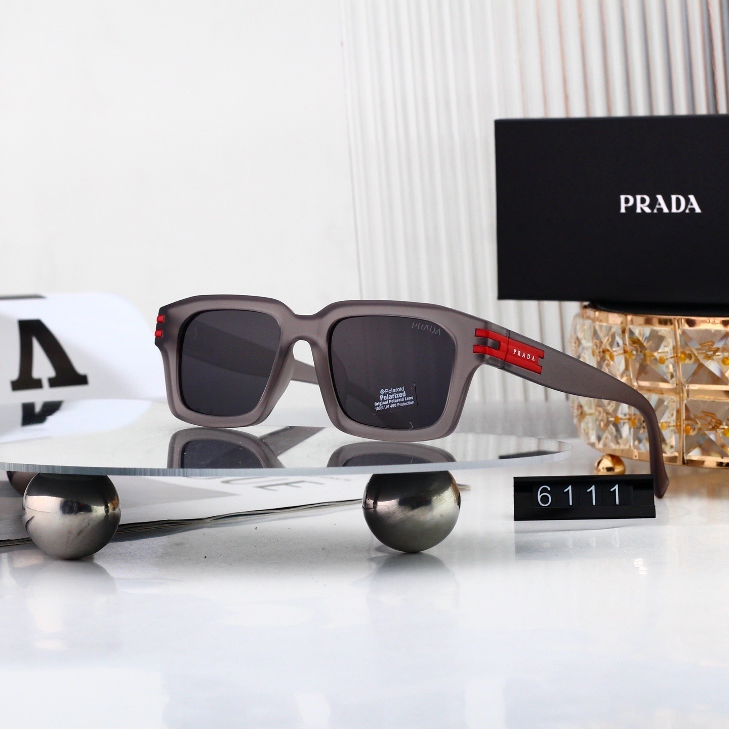 Prada Fashionable Sunglasses - Image 4
