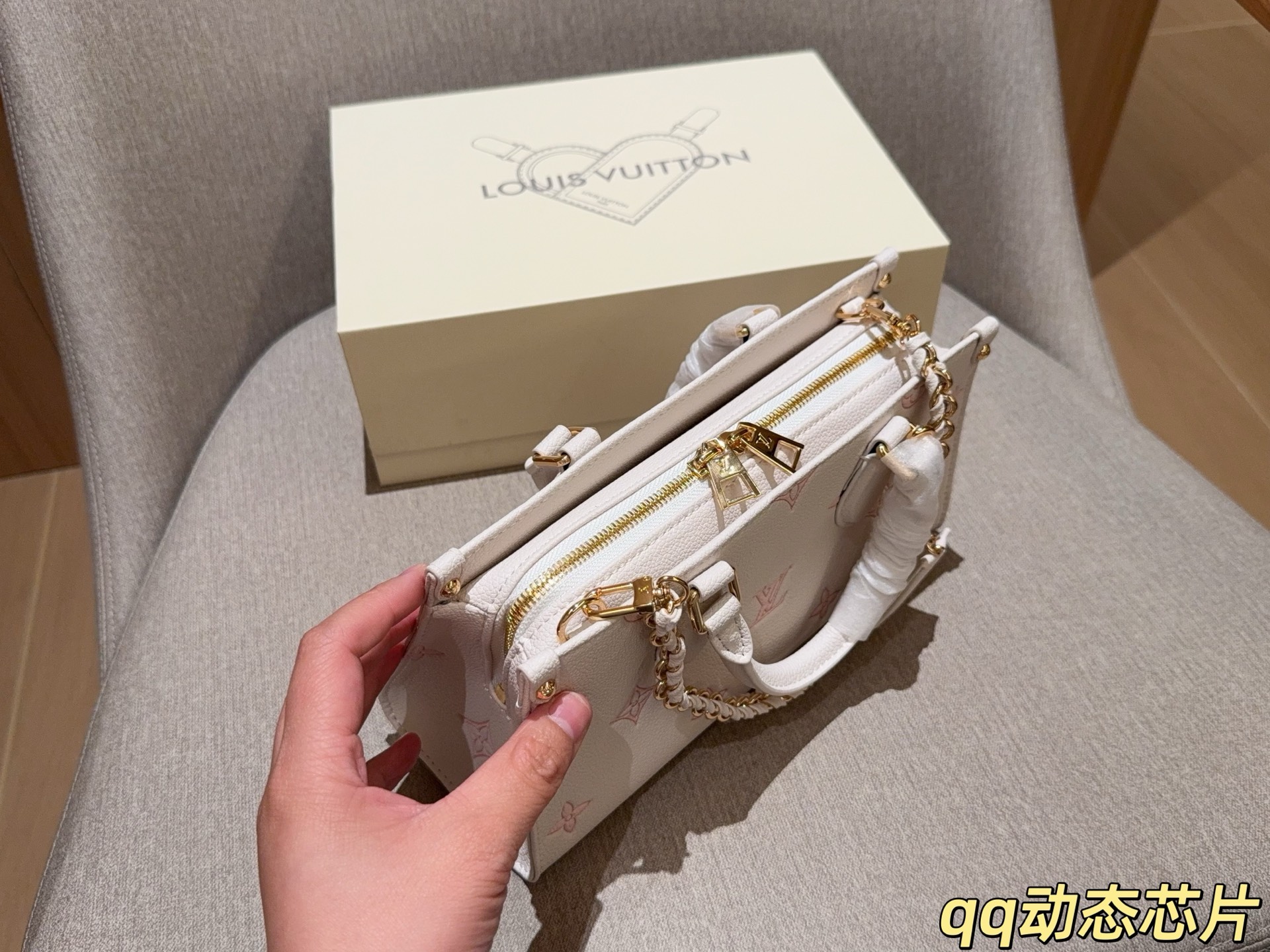 LV OnTheGo East West Monogram Empreinte Bag - Image 6