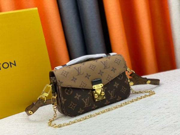 LV Monogramme Pochette Métiss East West Bag