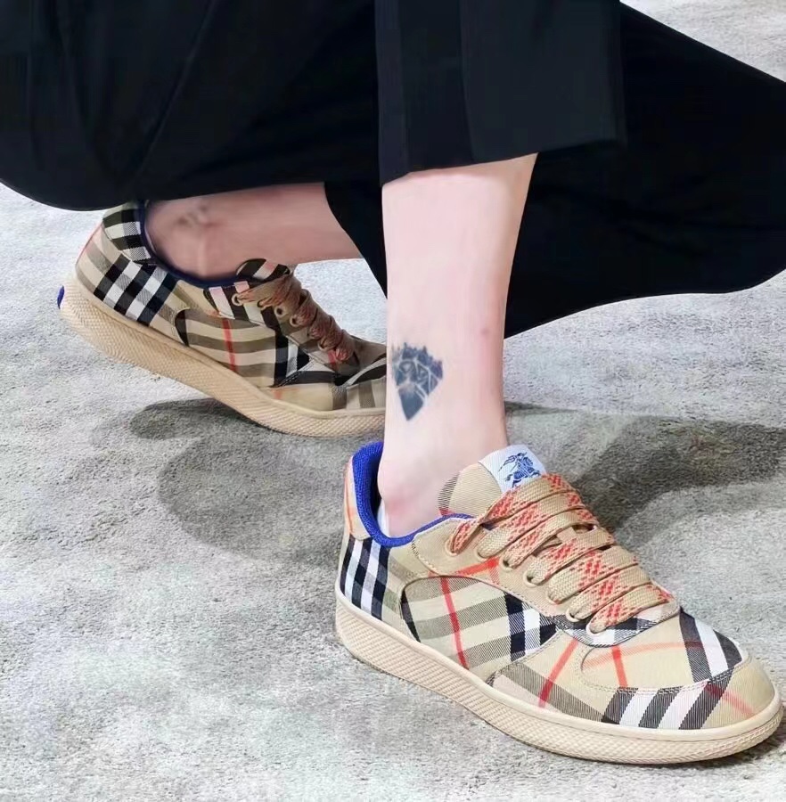 Burberry Couple's Casual Sneakers - Image 5