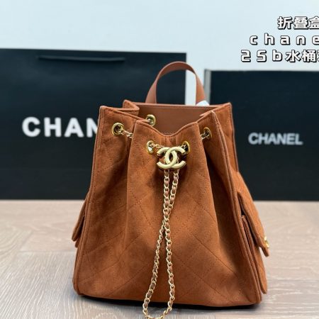 CHANEL  Chain Shoulder Bag - Image 4