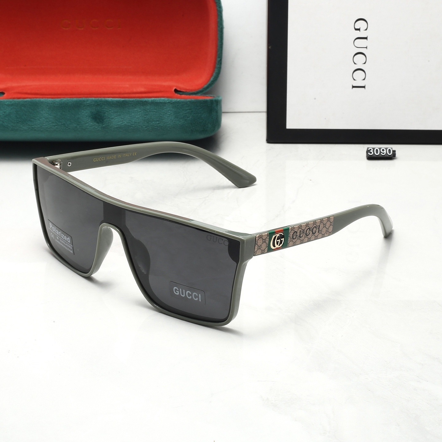 Gucci Fashionable Sunglasses - Image 3