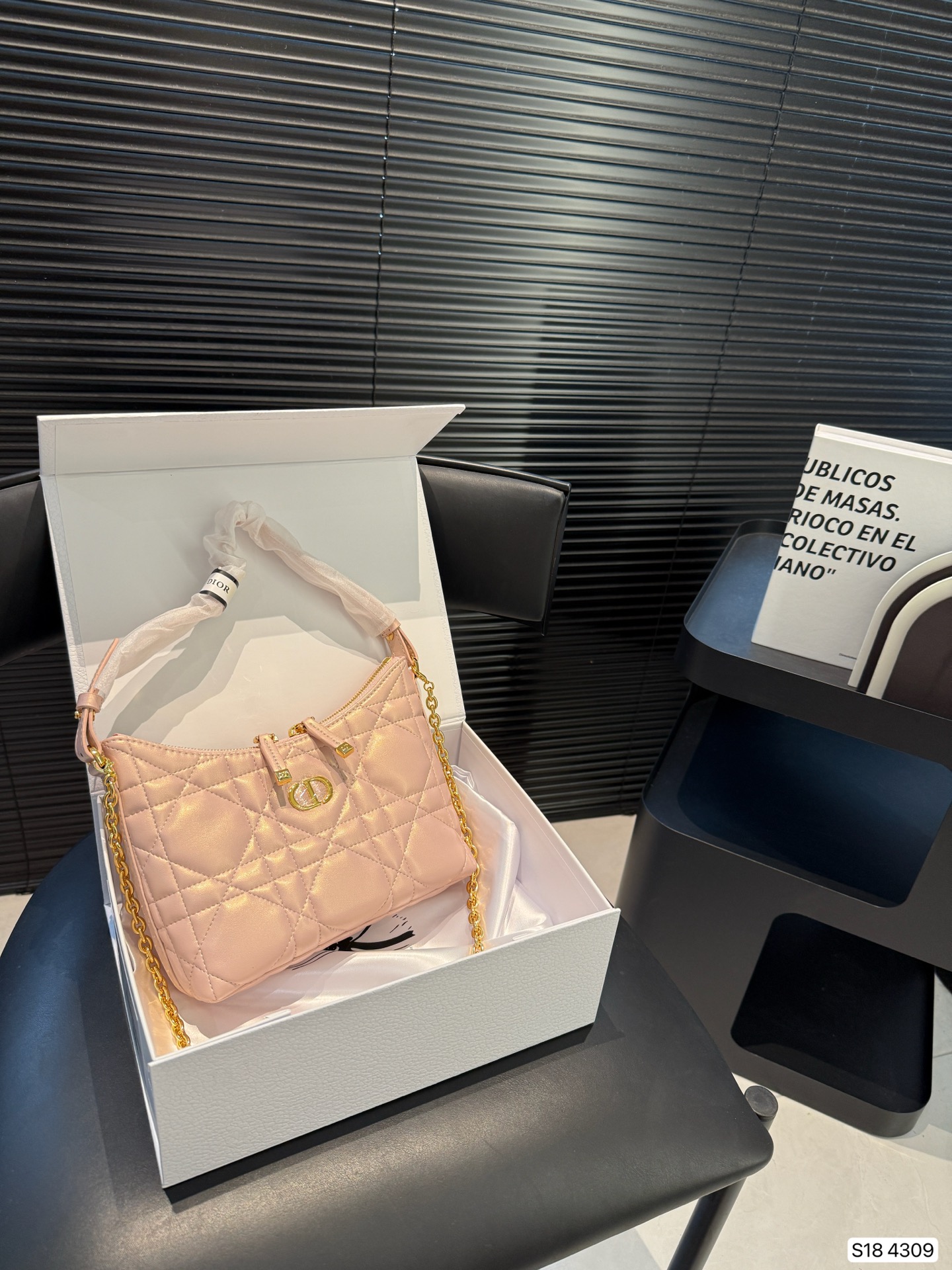 Dior chain handbag! - Image 3