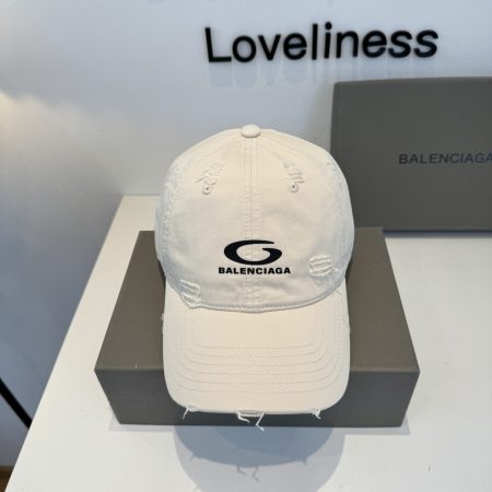 Balenciaga's New Baseball Cap - Image 5