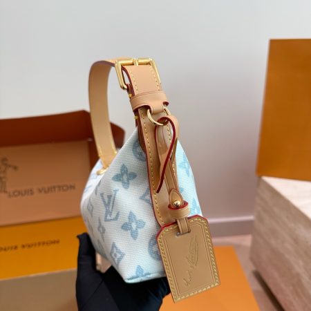 LV Pochette Hills Other Monogram Bag - Image 7