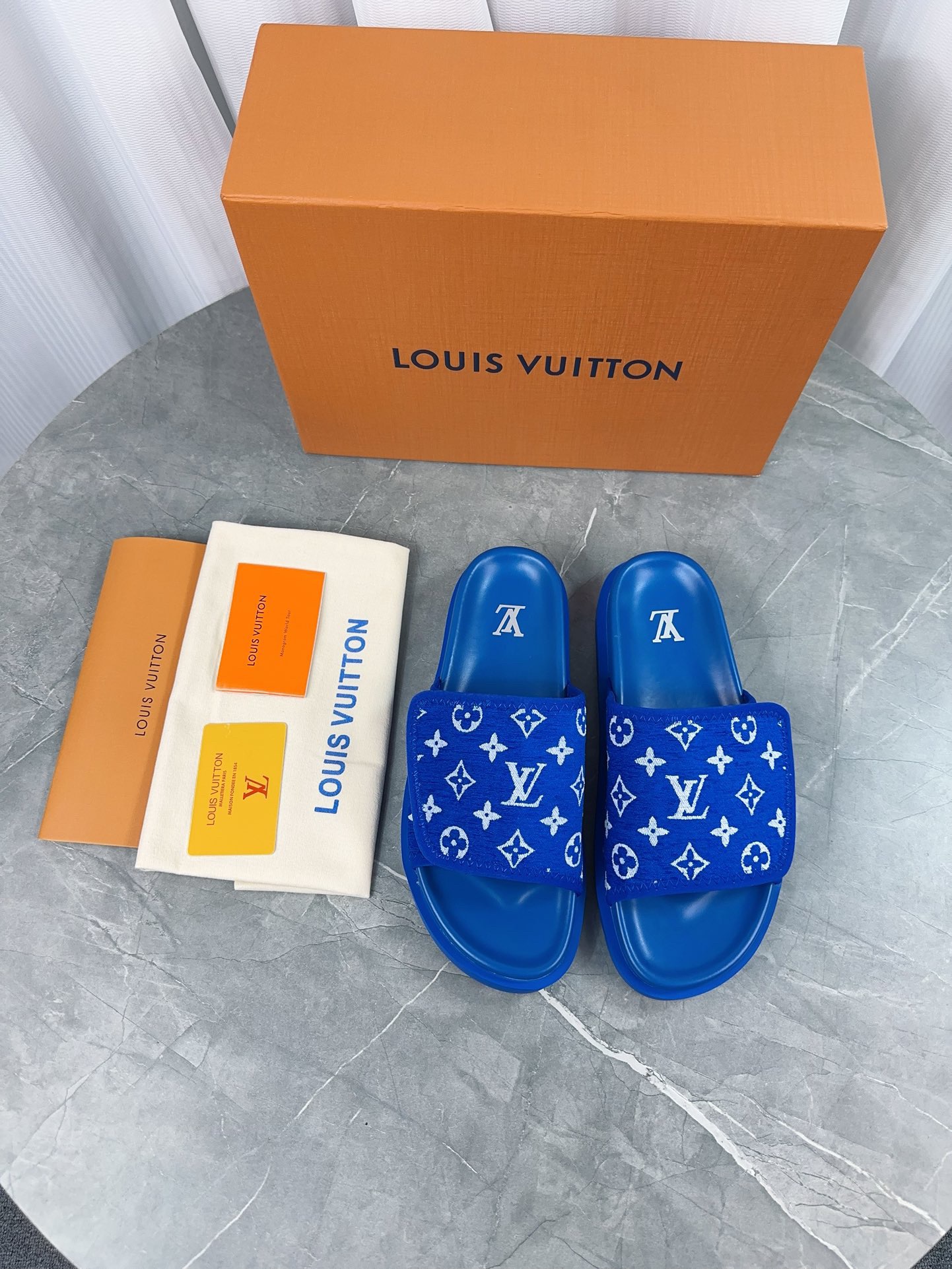 LV Cloth sandals - Image 3