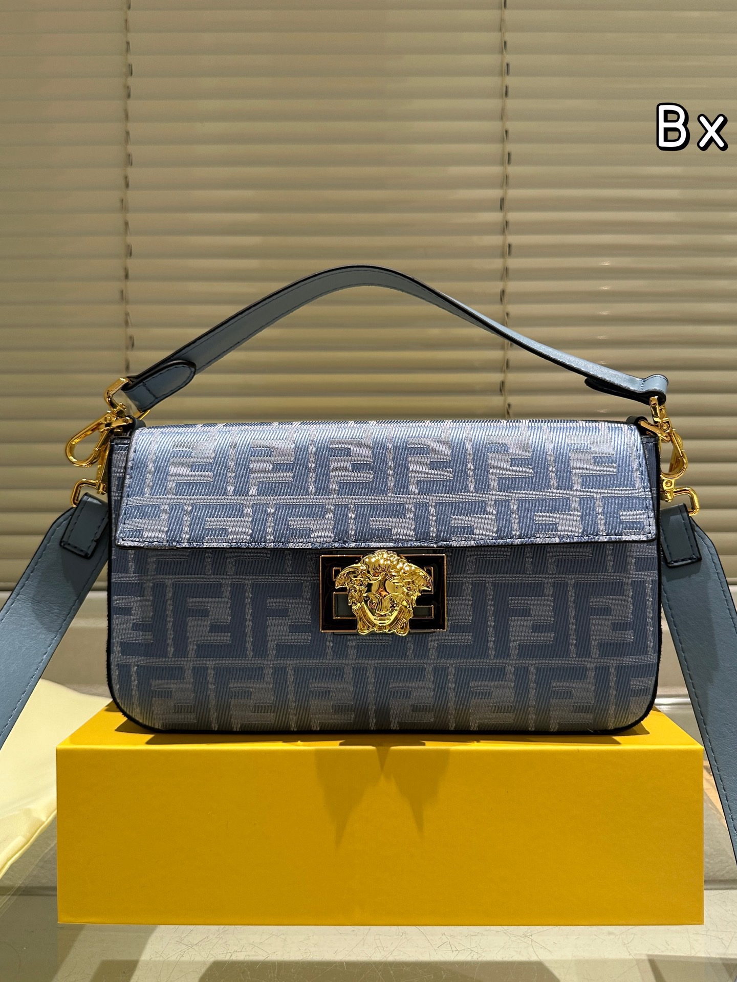 Fendi Versace joint baguette bag - Image 5