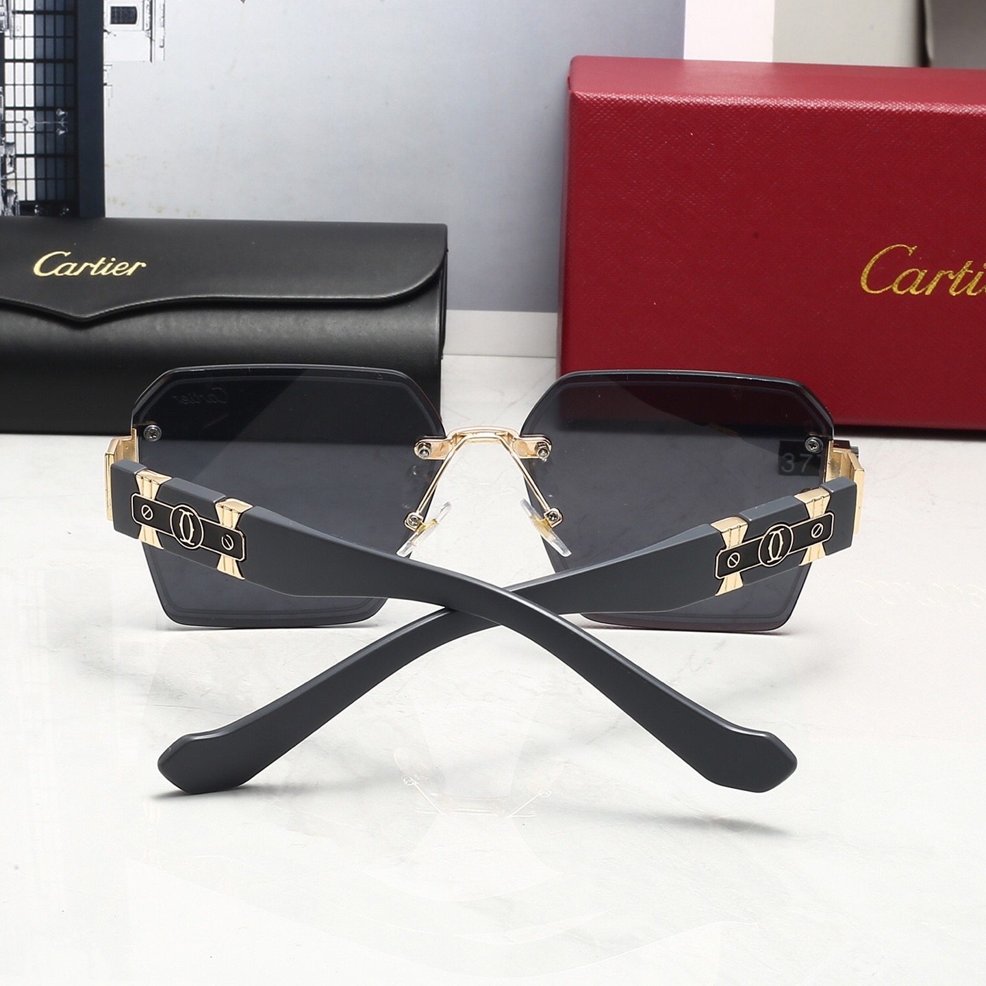 Cartier Fashionable Sunglasses - Image 9