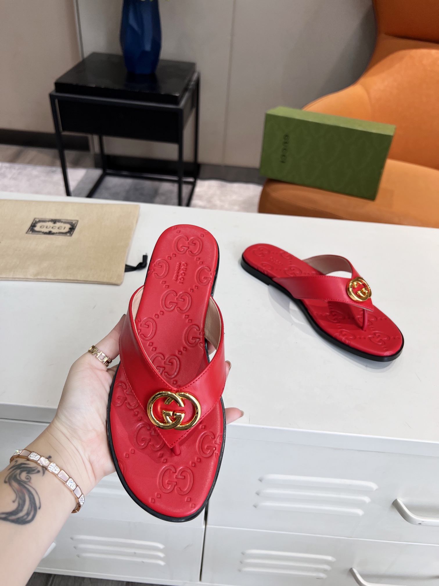 Gucci Interlocking G Thong Sandals - Image 4
