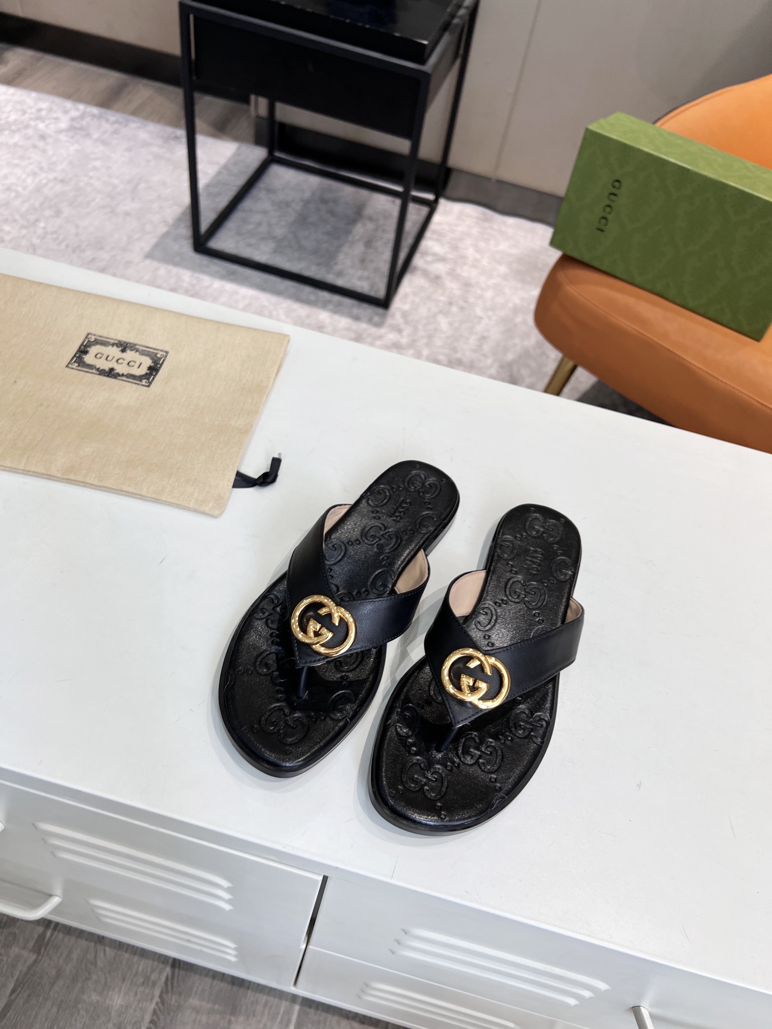 Gucci Interlocking G Thong Sandals - Image 9