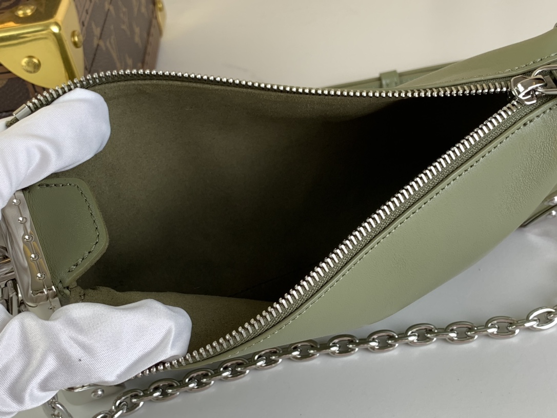 LV Slim Trunk Bag - 10A mirror version - Image 8