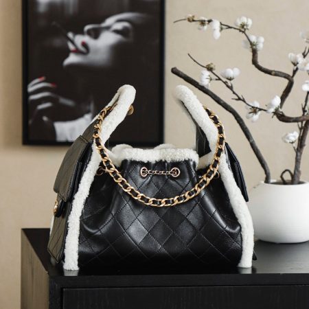 Chanel 25K Hobo Bag - Image 2