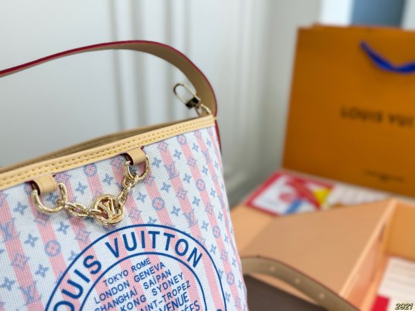 LV Resort Allinbb Beuteltasche