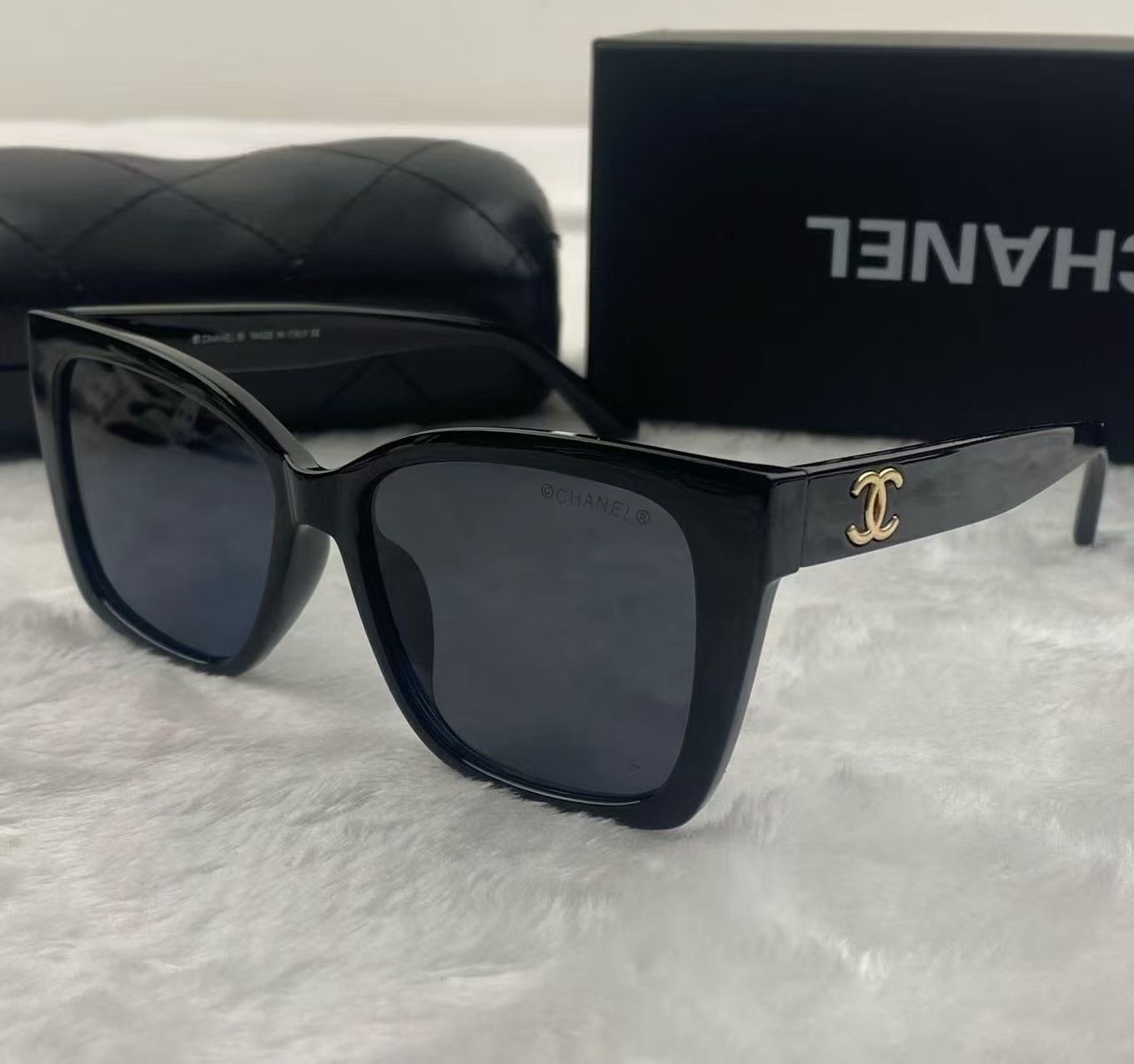 Chanel Fashionable Sunglasses - Image 5