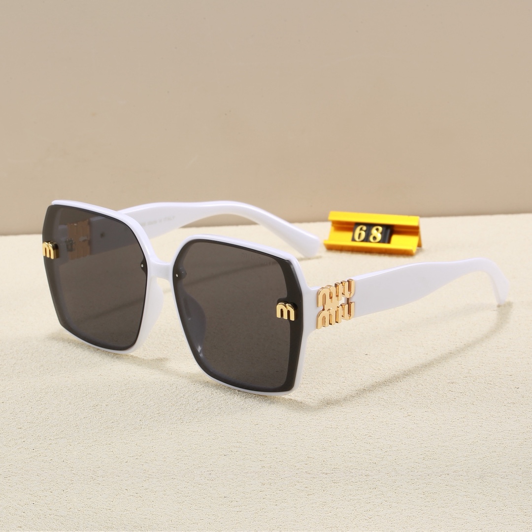 Miu Miu Fashionable Sunglasses - Image 4