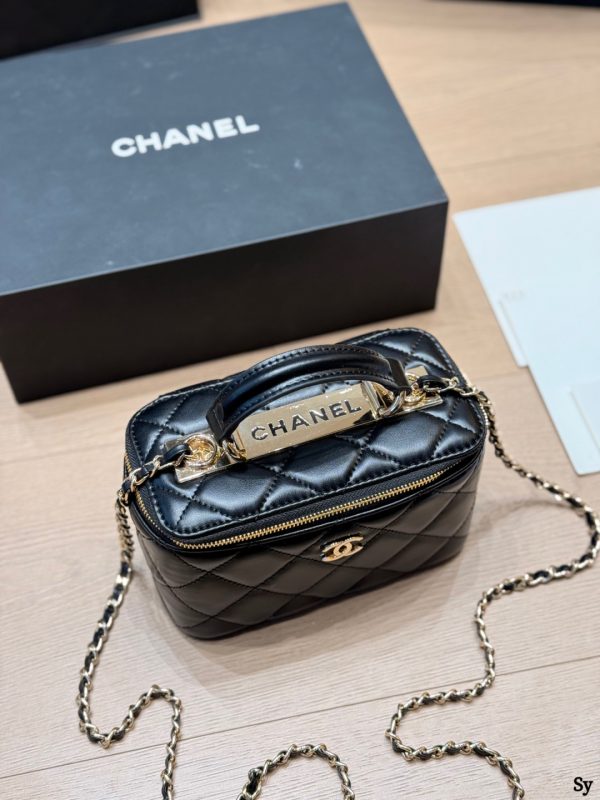 Chanel Long Vanity With Chain Bag