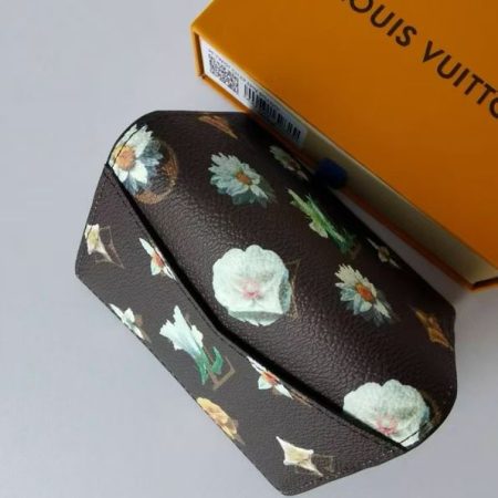 LV Pocket Wallet - Image 7