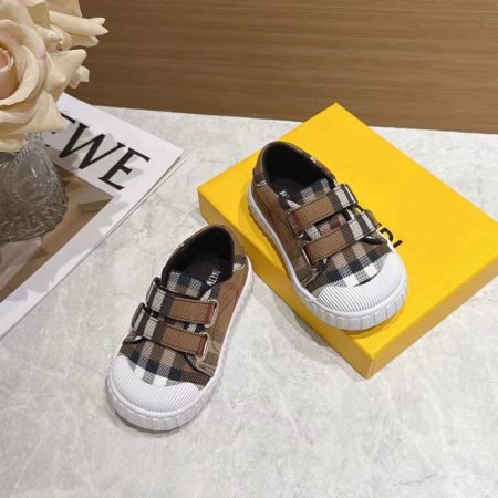 Burberry Children's Shoes - Image 7