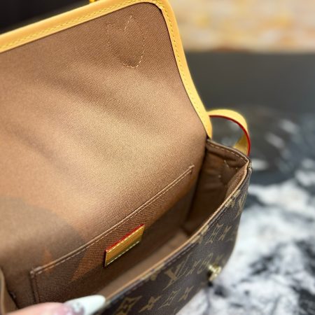 LV Satchel Wearable Wallet Bags - Image 9