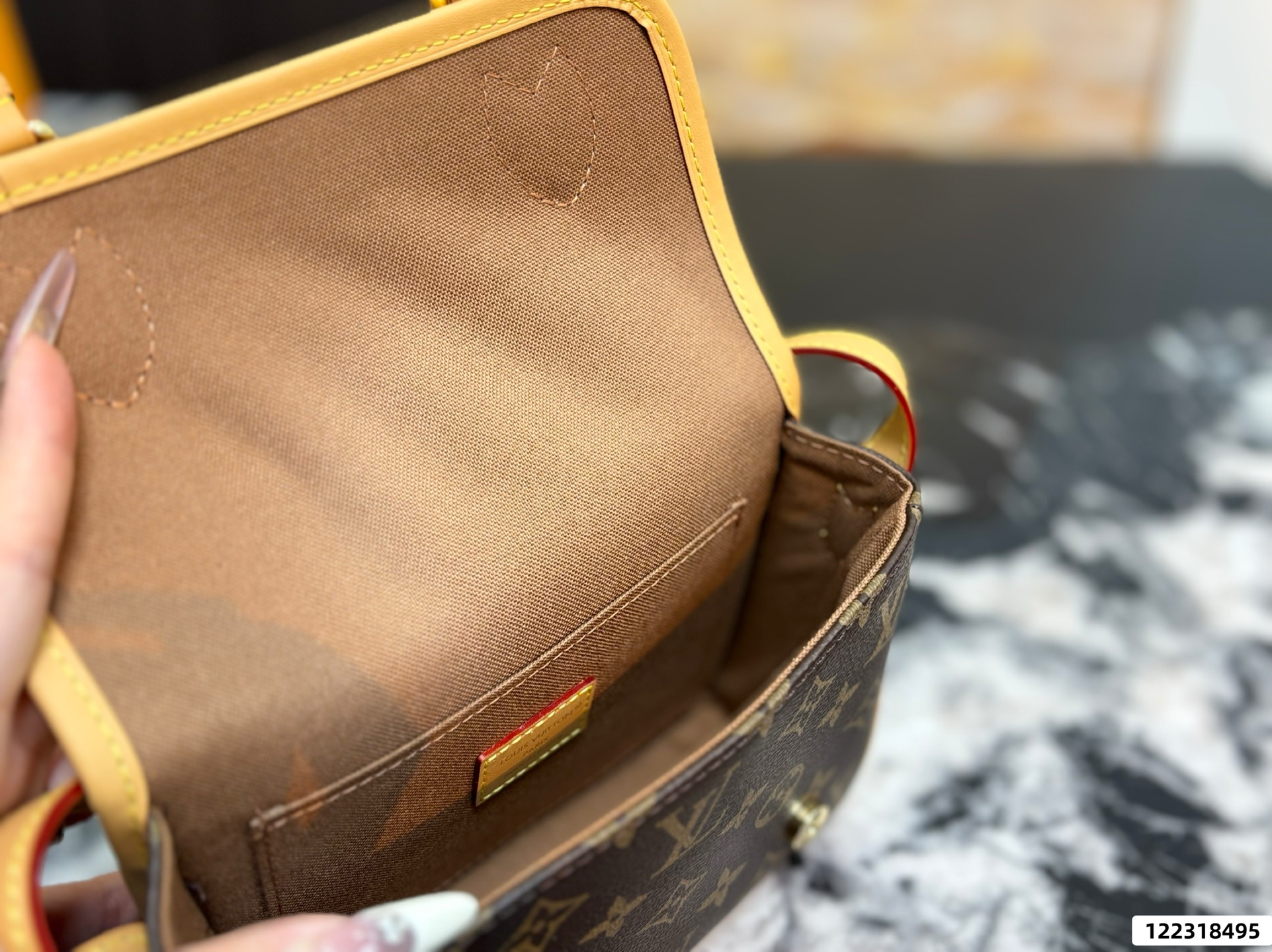 LV Satchel Wearable Wallet Bags - Image 9