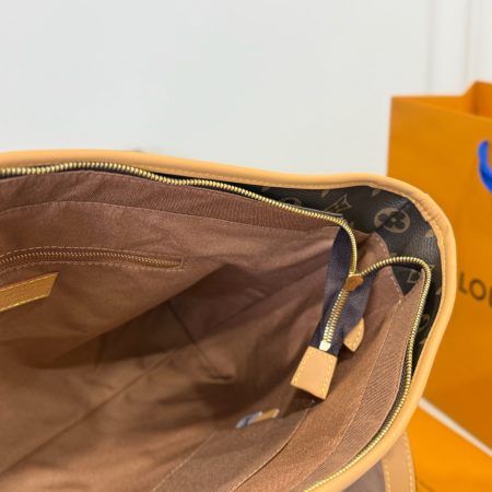 LV Shoulder/Crossbody Bag - Image 10
