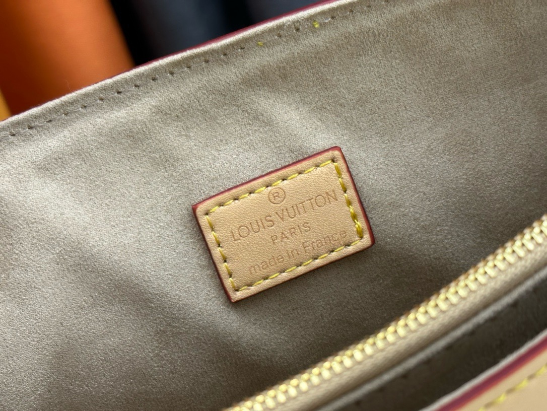 LV Smooth Dauphine MM Black Bag - Image 15