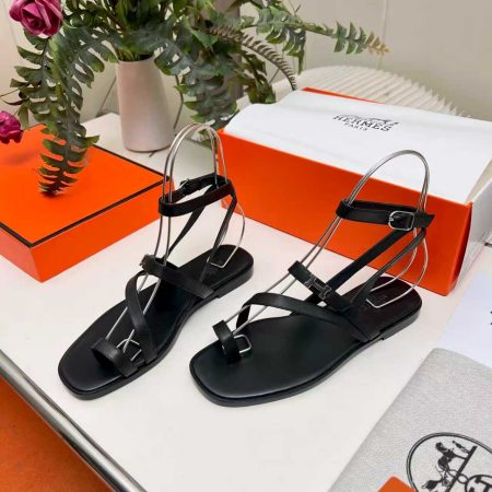 Hermès Thong Sandals - Image 4