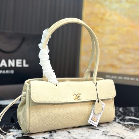 Chanel 26S Runway Baguette Bag - Image 3