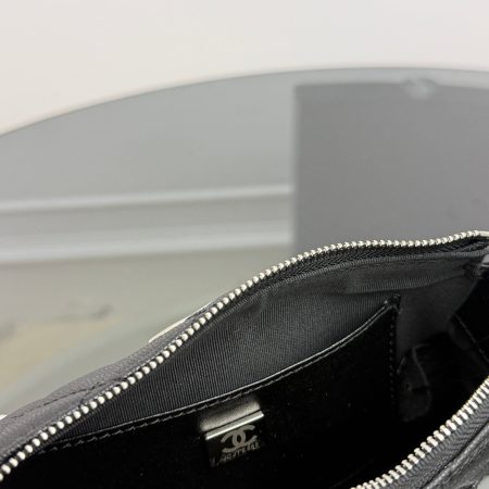 Chanel Caviar Qulited Purse with Chain - Image 9