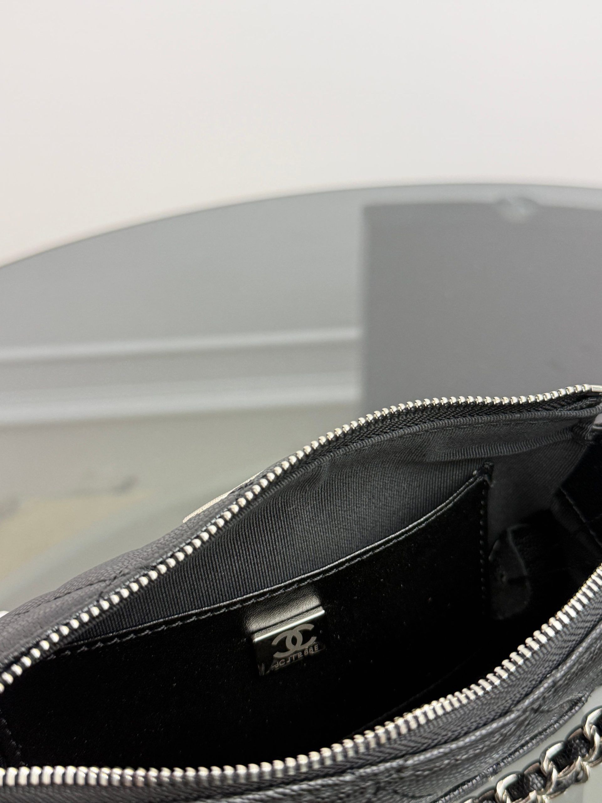 Chanel Caviar Qulited Purse with Chain - Image 9