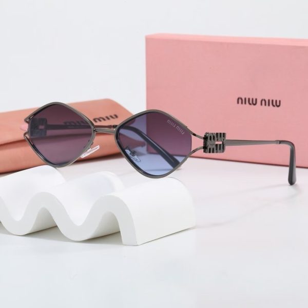 Miu Miu Fashionable Sunglasses
