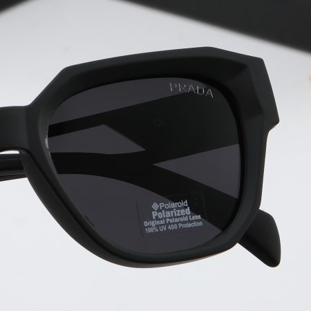 Prada Fashionable Sunglasses - Image 9