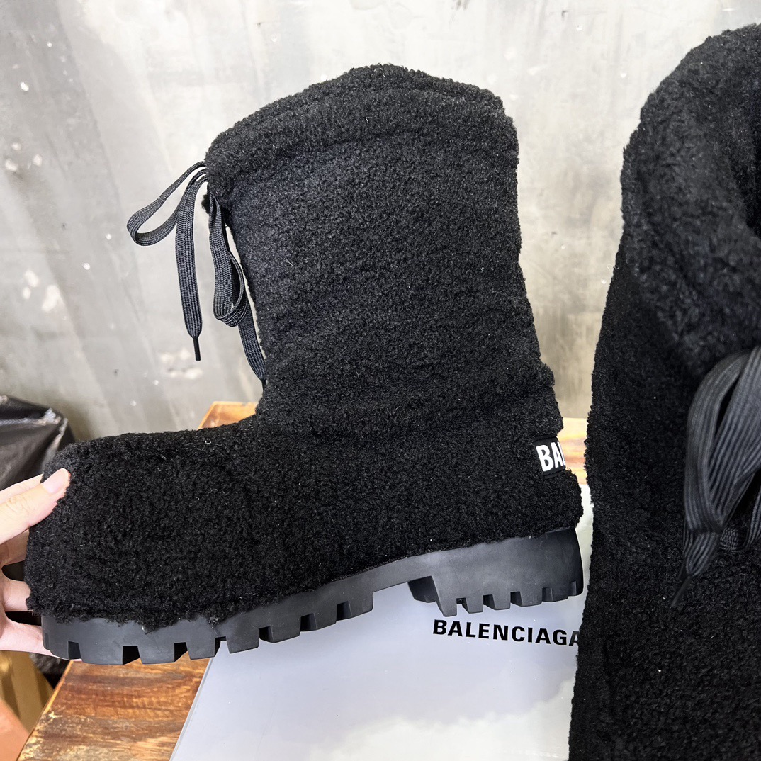 Balenciaga Skiwear Boots - Image 5