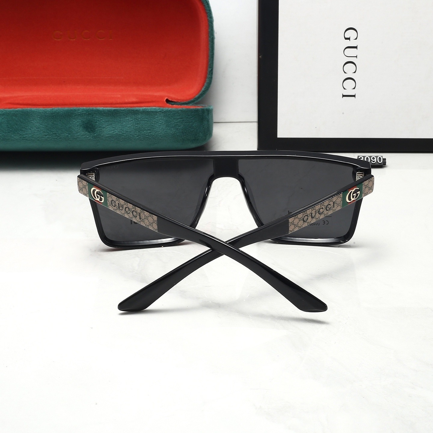 Gucci Fashionable Sunglasses - Image 8