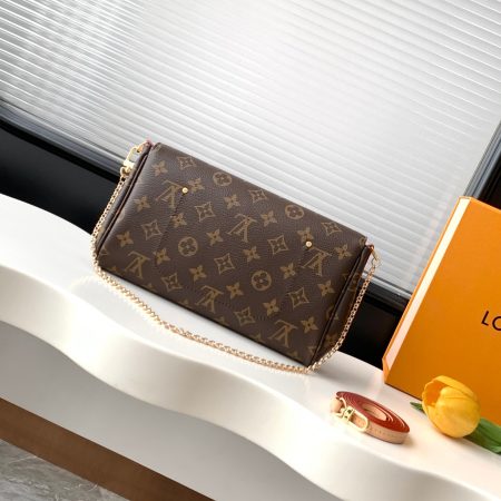LV Favorite Chain Shoulder Bag - Image 7