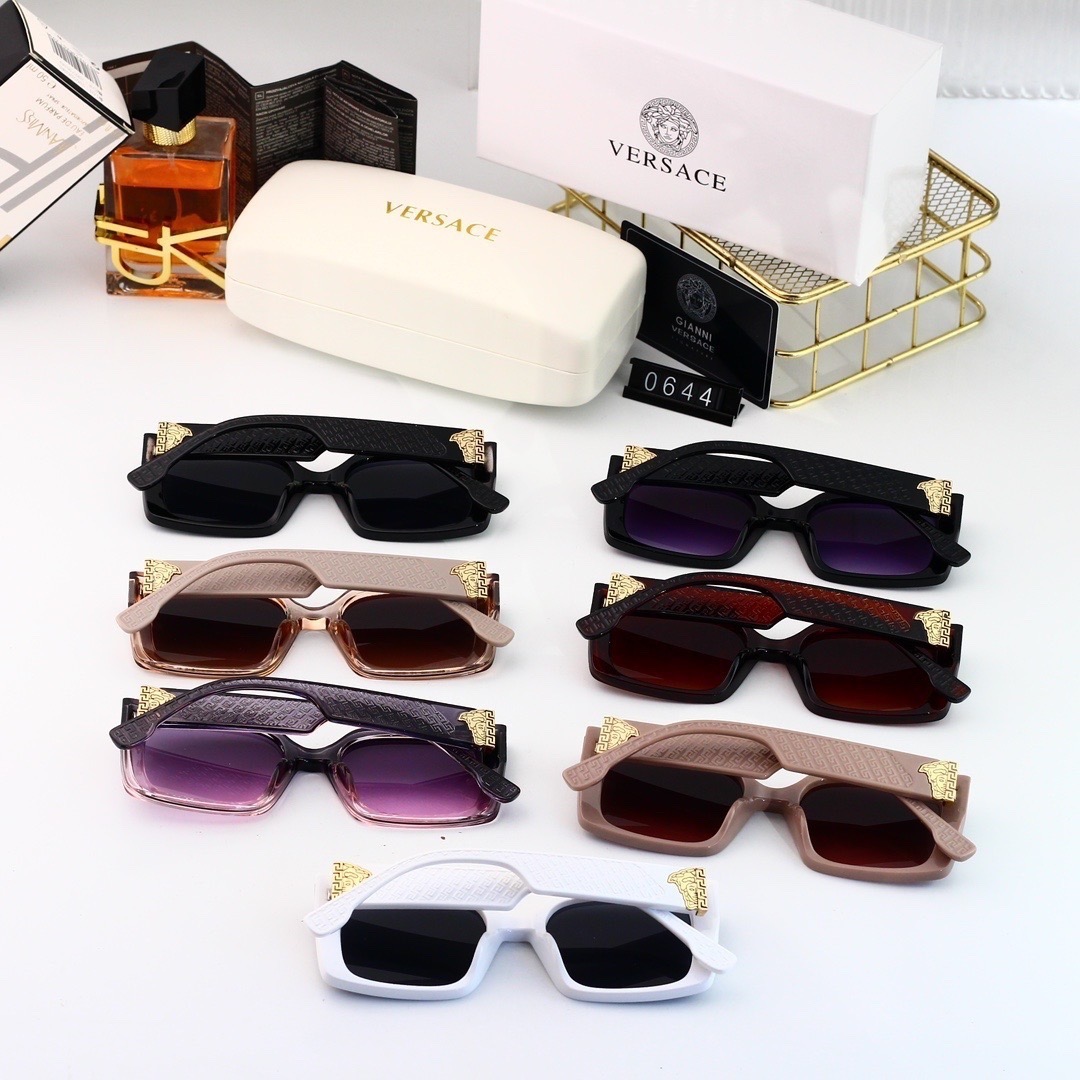 Versace Fashionable Sunglasses - Image 1