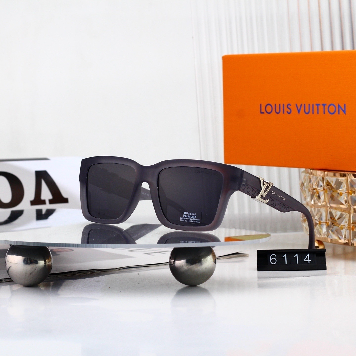 LV Fashionable Sunglasses - Image 3