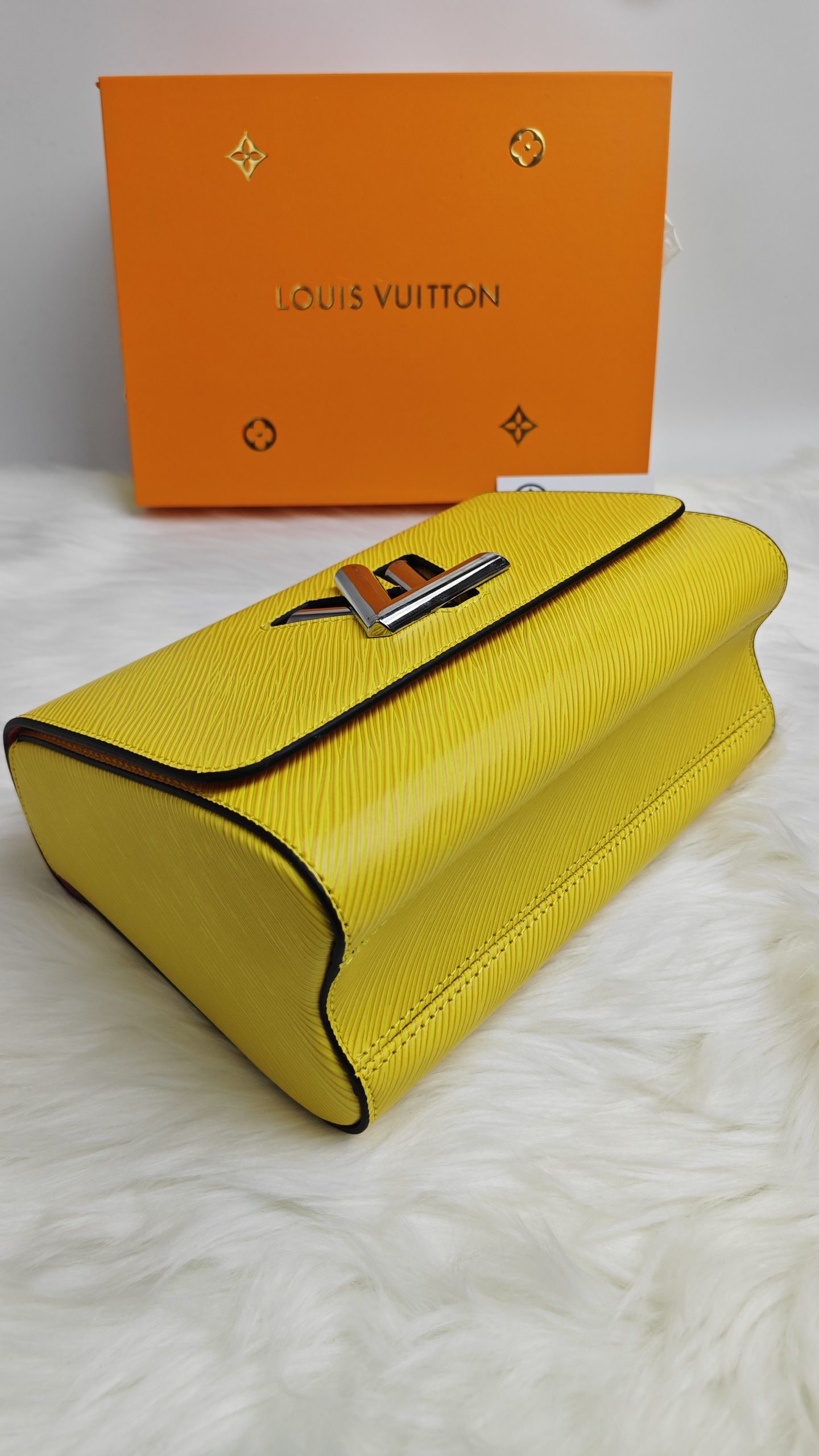 LV Twist MM Epi Leather Women Handbags - Image 6