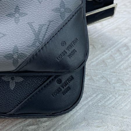 LV Reverse Monogram Eclipse Trio Messenger Bag - Image 6