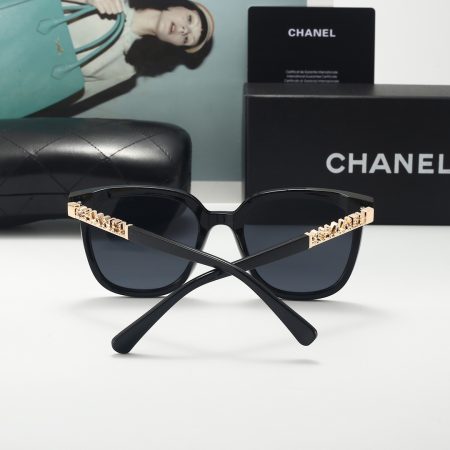 Chanel Fashionable Sunglasses - Image 8