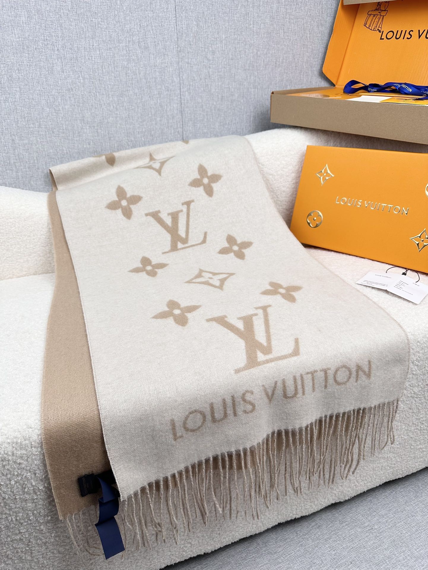 LV Scarf - Image 2